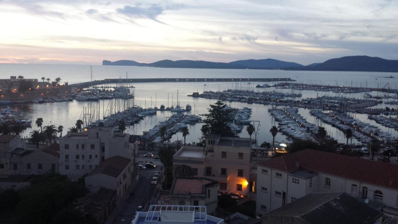 Arenosu a pochi Km dalle spiagge Fertilia Esterno foto