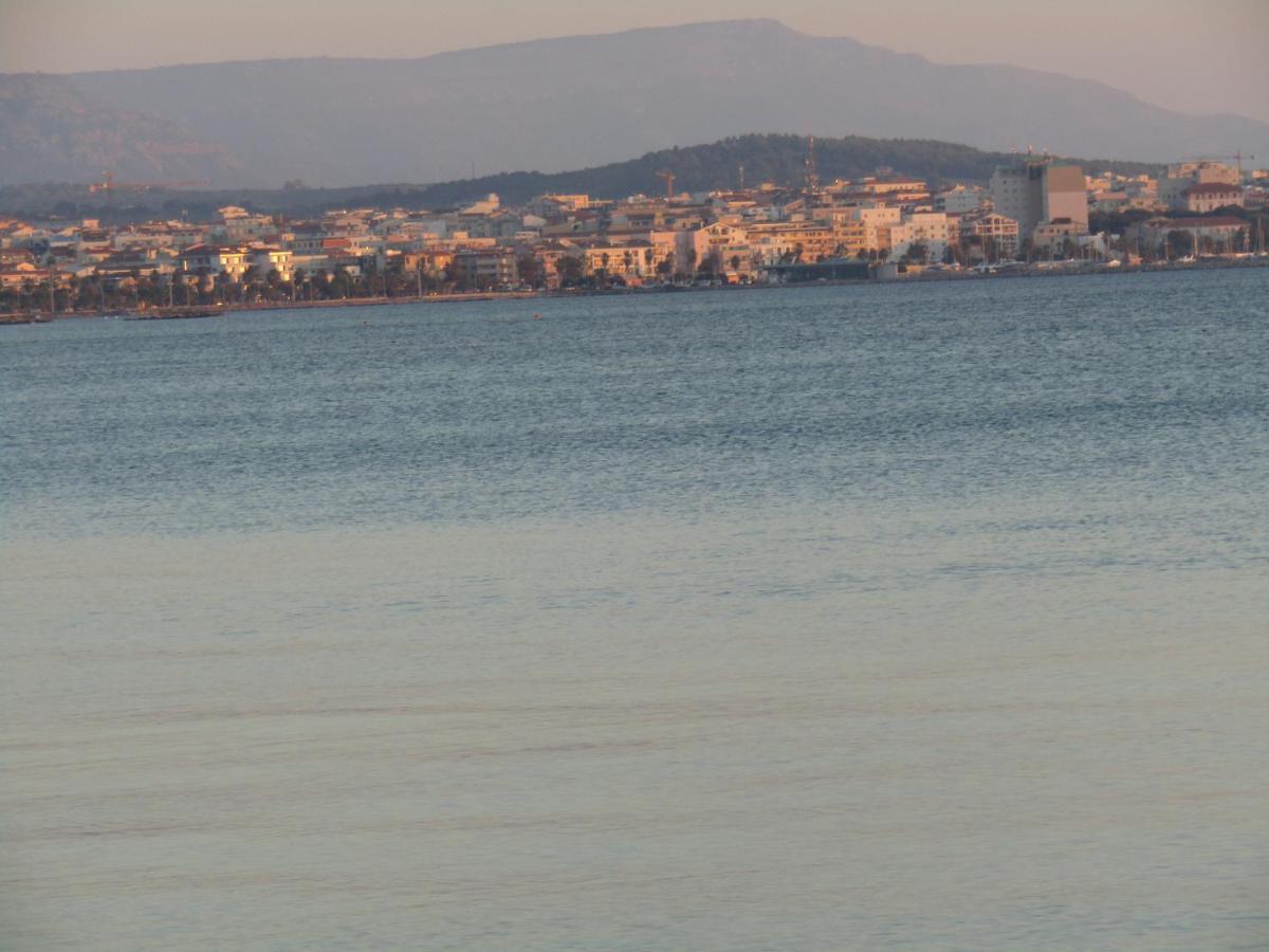 Arenosu a pochi Km dalle spiagge Fertilia Esterno foto