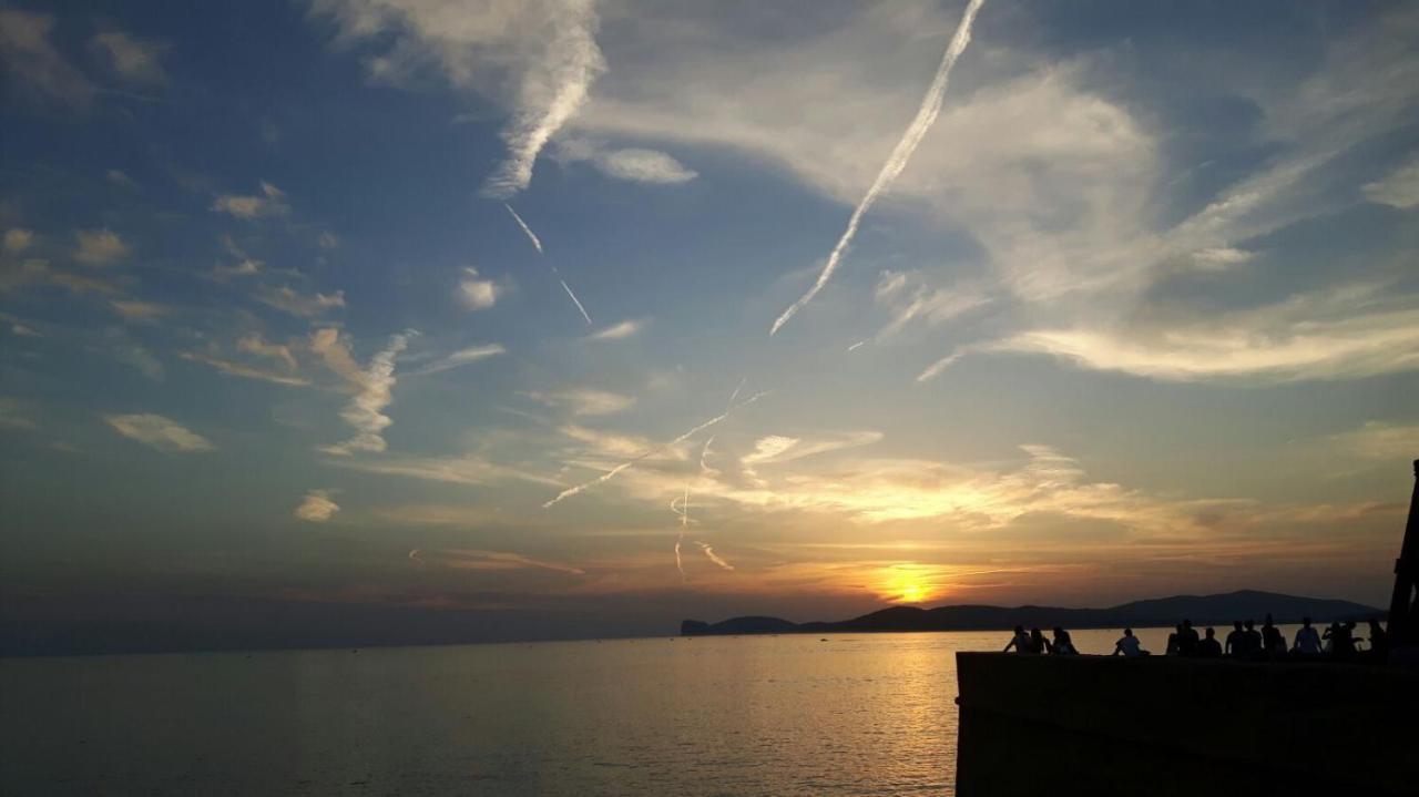 Arenosu a pochi Km dalle spiagge Fertilia Esterno foto