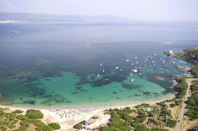 Arenosu a pochi Km dalle spiagge Fertilia Esterno foto
